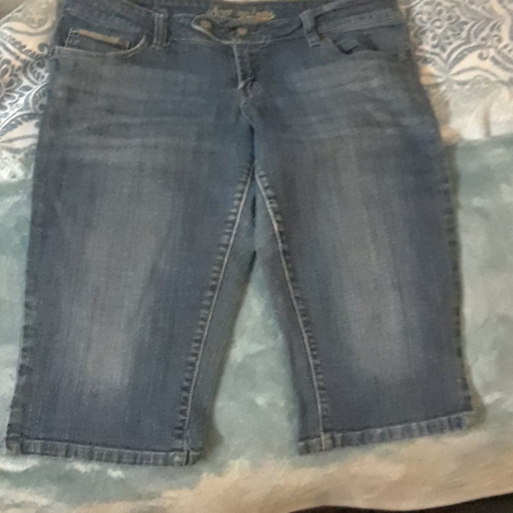 American Eagle Capris